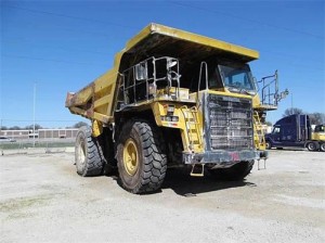 Komatsu HD465-7E0 Dump Truck Manual