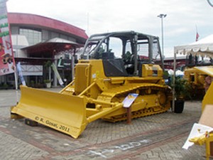 Komatsu D68ESS-12 Manual