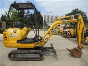 Komatsu PC15R-8 Manual