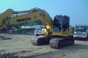 Komatsu PC200-8 PC200LC-8 Manual